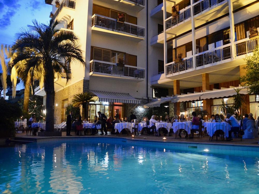 Grand Hotel Tamerici & Principe มอนเตกาตินี แตร์เม ภายนอก รูปภาพ