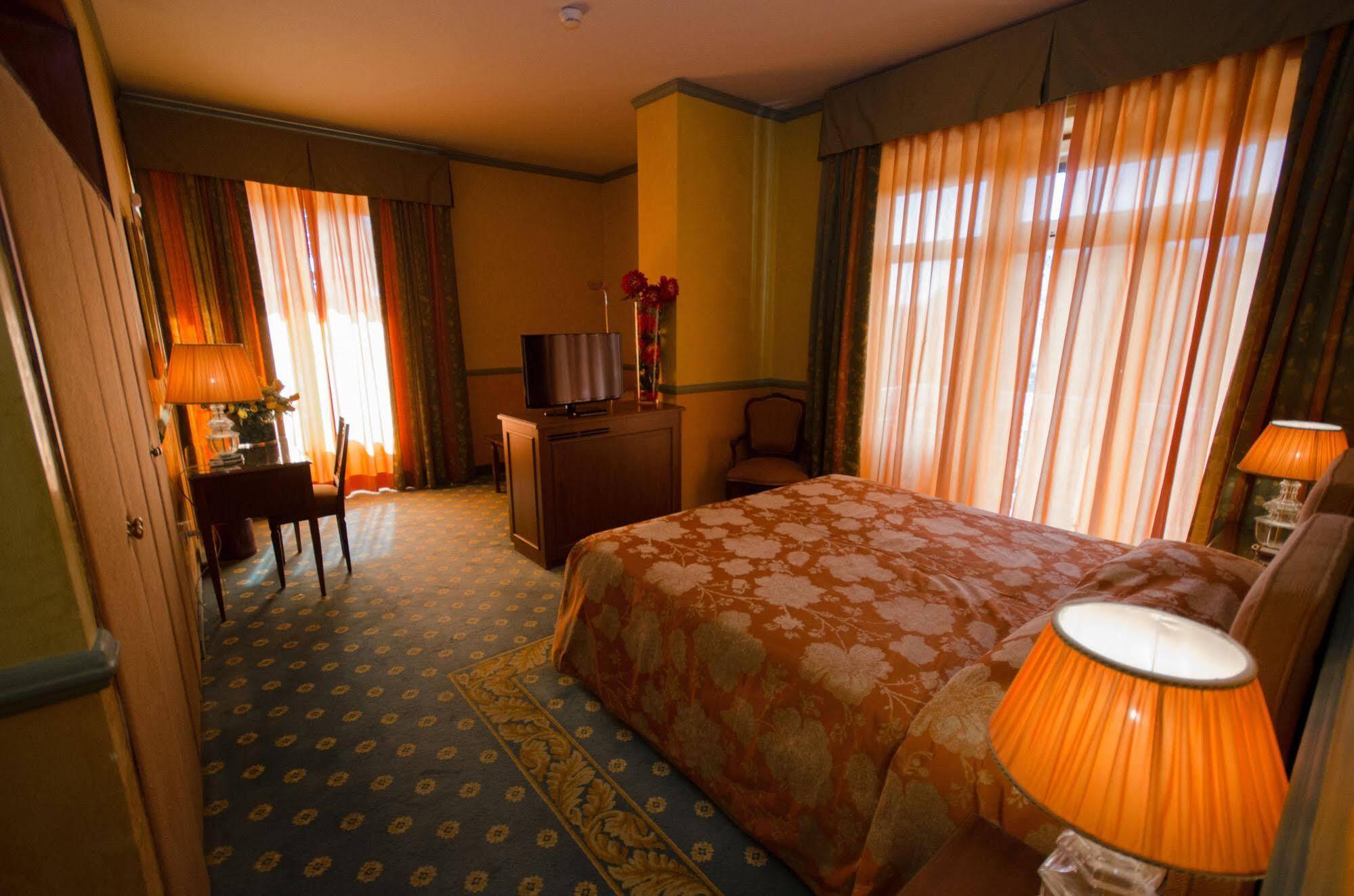 Grand Hotel Tamerici & Principe มอนเตกาตินี แตร์เม ภายนอก รูปภาพ