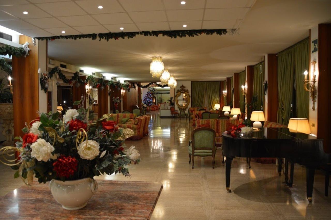 Grand Hotel Tamerici & Principe มอนเตกาตินี แตร์เม ภายนอก รูปภาพ